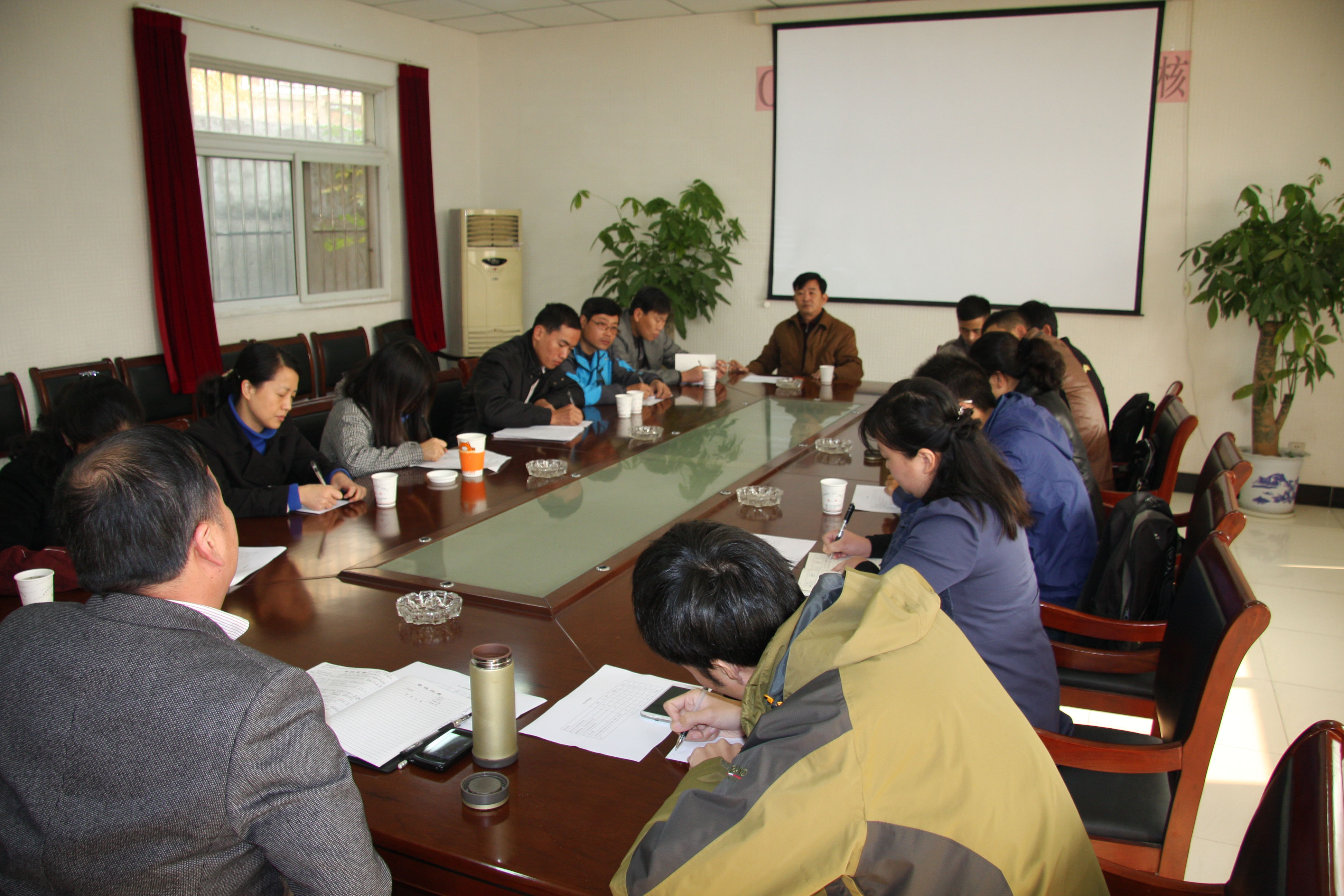 金固集團(tuán)召開關(guān)于加強(qiáng)施工現(xiàn)場(chǎng)材料管理討論會(huì)