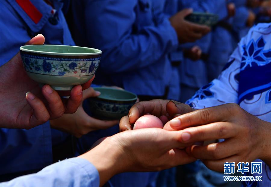 （新華全媒頭條·不忘初心、牢記使命——記者再走長征路·圖文互動）（4）風(fēng)展紅旗如畫——來自長征出發(fā)地長汀、寧化的紅色信仰報告 